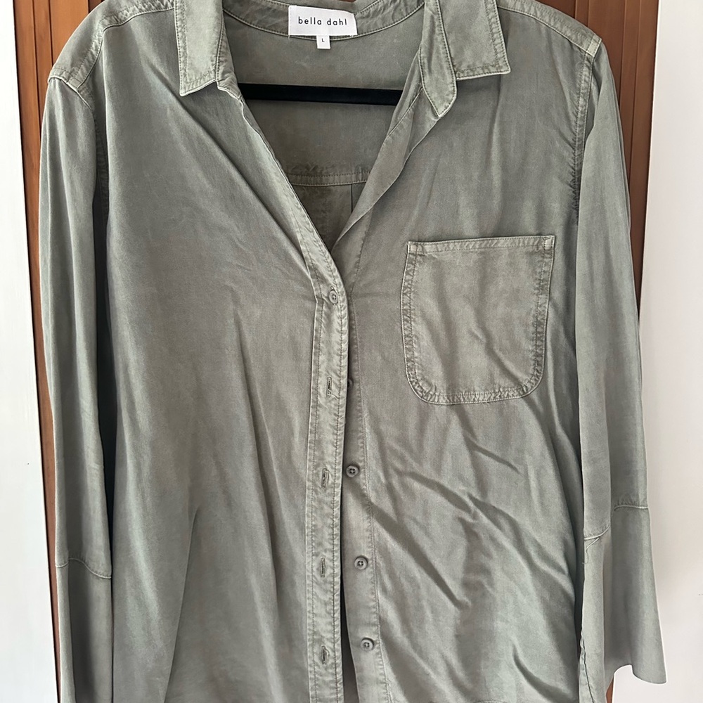 Bella Dahl women’s Olive Green Button-Up Shirt